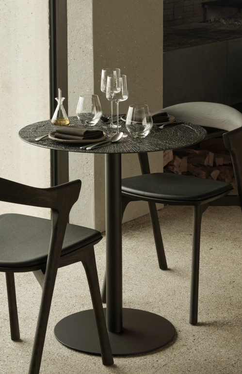 Blend_dining_table_varnished_Minerals_top_Bok_dining_chair_varnished_oak_brown_Brown_leather_Ethnicraft