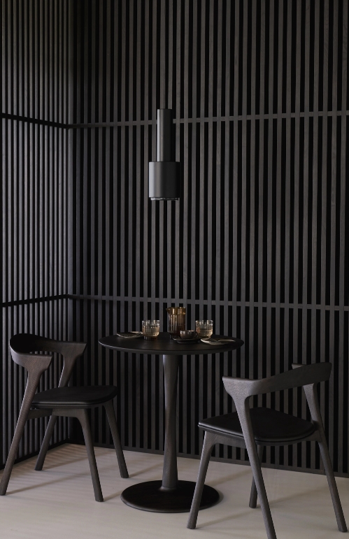 Bok_dining_chair_Brown_frame_Black_leather_cushion_Torsion_dining_table_Brown_Ethnicraft-1