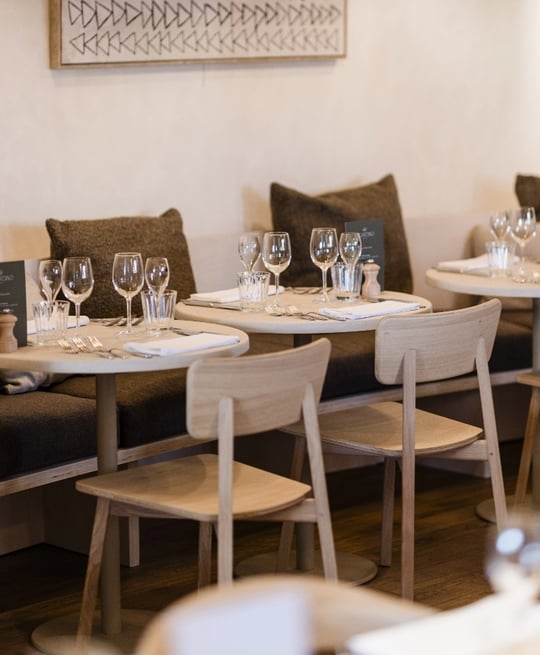 Casale_dining_chair_natural_oak_Ethnicraft_Il_Giardino_Uccle_case