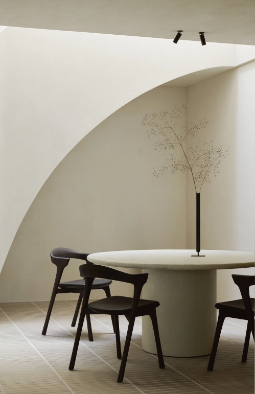 Elements_dining_table_round_microcement_bok_dining_chair_Ethnicraft