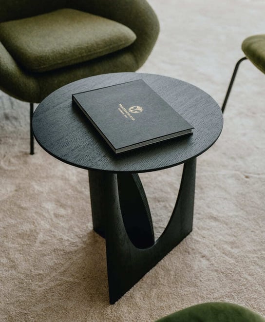 Fin_side_table_teak_black_barrow_lounge_chair_pine_green_Ethnicraft_Lab_of_tomorrow_case