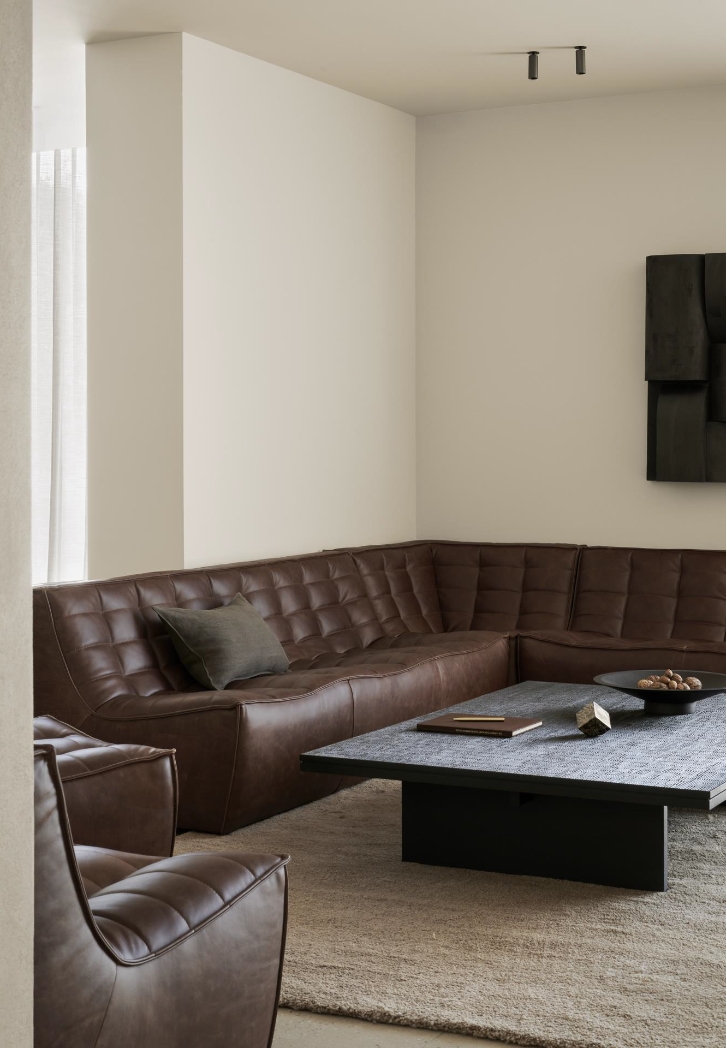 N701_modular_sofa_chestnut_leather_footstool_grooves_coffee_table_Ethnicraft