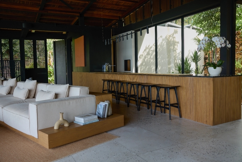 Osso_bar_stools_cases_Ethnicraft