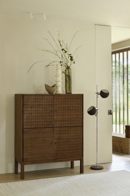 Sono_cupboard_varnished_teak_light_brown_4doors_Ethnicraft