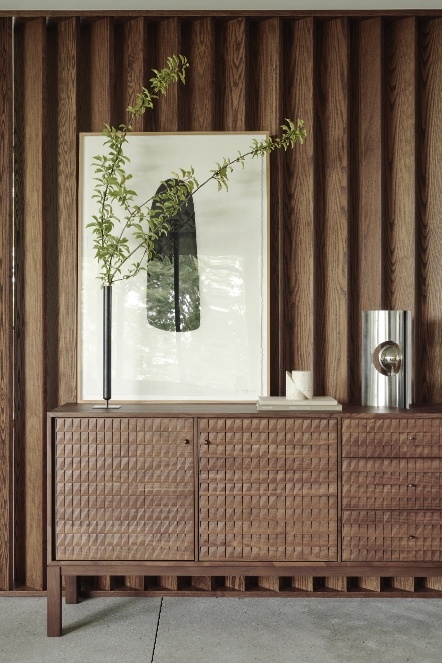 Sono_sideboard_light_brown_teak_3doors_3drawers_Ethnicraft