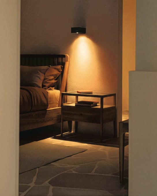 Spindle_bedside_table_Spindle_bed_reclaimed_teak_Ethnicraft