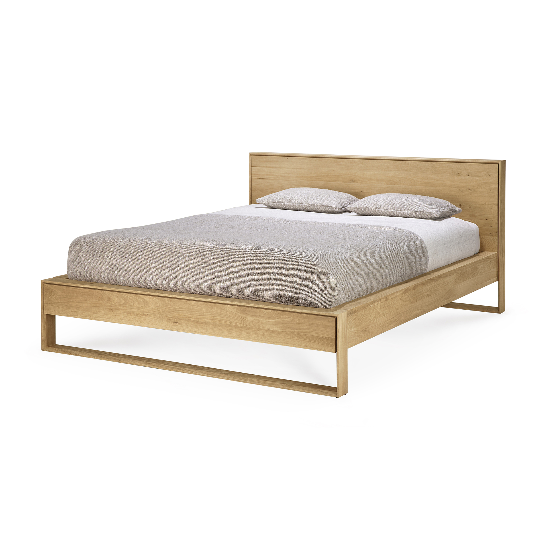 Oak_Nordic_II_bed_side_Ethnicraft